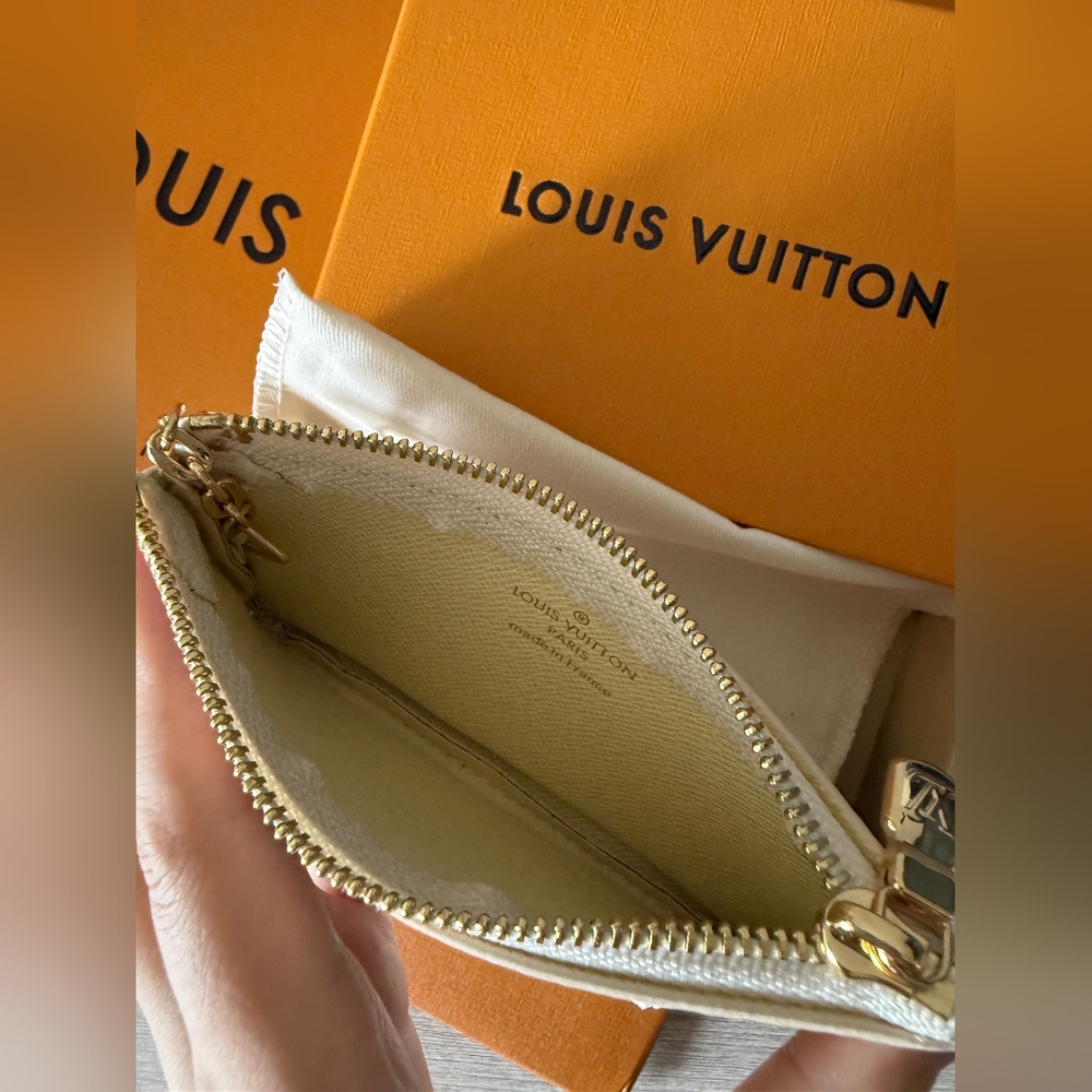 Louis Vuitton Damier Azur Key Pouch - Picture 12 of 13